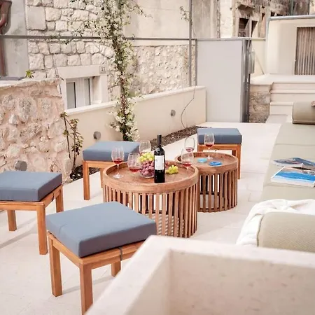 Dida Hvar *