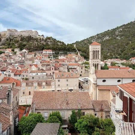 Dida Hvar Ferienhaus